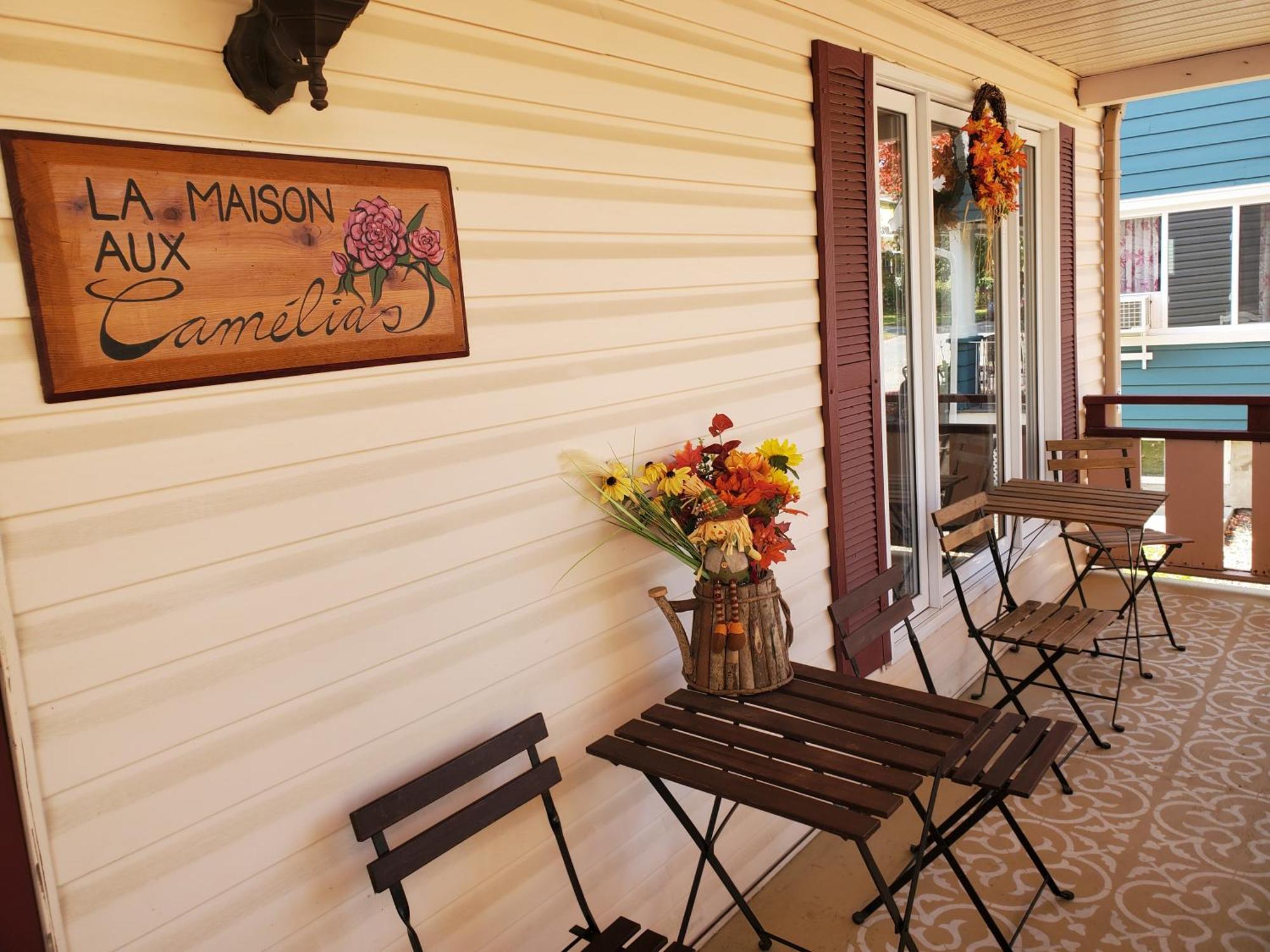Bed and Breakfast La Maison Aux Camelias Coaticook Zewnętrze zdjęcie